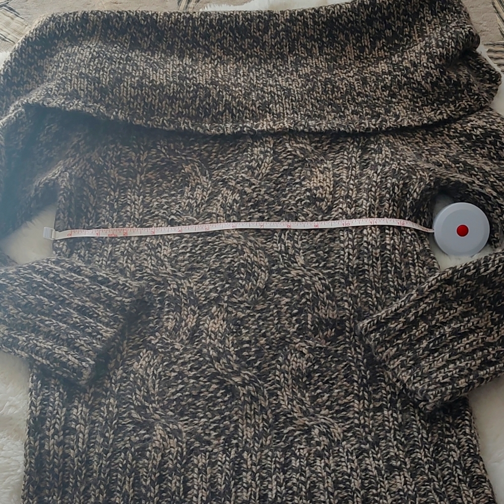 Super cute express wool sweater off the shoulder size Small.